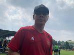 pelatih-timnas-indonesia-u-19-shin-tae-yong-saat-ditemui-usai-memimpin-latihan.jpg