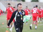 pelatih-timnas-myanmar-miodrag-radulovic.jpg