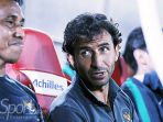 pelatih-timnas-u-23-luis-milla-mengobrol-dengan-asistennya-bima-sakti_20180816_104950.jpg