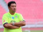 pelatih-timnas-u-23-thailand-worrawoot-srimakha_20180730_234636.jpg