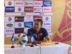 pelatih-timnas-vietnam-dinh-the-nam-saat-konferensi-pers.jpg