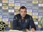 pelatih-ukraina-andrei-shevchenko.jpg