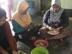 pelatihan-membuat-camilan-stik-pisang-cokelat-123.jpg