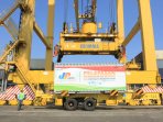 pelepasan-3000-ton-beras-bulog-ke-kalimantan_20160902_162252.jpg