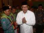 pelepasan-jamaah-calon-haji-kloter-pertama-jakarta_20170728_114200.jpg