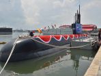 peluncuran-kapal-selam-baru-kri-alugoro-405_20190411_203929.jpg