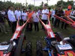 peluncuran-kartu-tani-bni-oleh-menteri-bumn-rini-soemarno-dan-dirut-bni-achmad-baiquni_20170606_122101.jpg