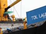peluncuran-program-tol-laut-pelabuhan-tanjung-priok_20151104_164512.jpg