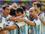 pemain-argentina-selebrasi_20160615_100707.jpg