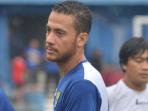 pemain-asal-brasil-robson-da-silva_20150204_045933.jpg