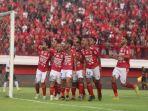 pemain-bali-united-berselebrasi-usai-mengalahkan-persija-jakarta-2-1.jpg