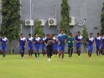 pemain-bali-united-latihan_20150114_121624.jpg