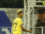 pemain-barito-putera-bruno-matos-melakukan-selebrasi.jpg