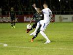 pemain-belakang-arema-fc-arthur-cunha.jpg