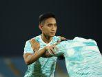 pemain-belakang-timnas-indonesia-rizky-ridho-saat-menjalani-latihan.jpg