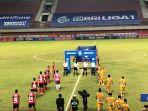 pemain-bhayangkara-fc-dan-bali-united-memasuki-lapangan-di-lanjutan-bri-liga-1-2021.jpg