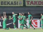 pemain-bhayangkara-fc-selebrasi_20171030_133902.jpg