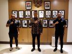 pemain-bola-profesional-salurkan-bantuan-untuk-masyarakat-terdampak-covid-19-lewat-kemensos.jpg