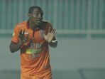 pemain-borneo-fc-helder-lobato_20170418_165153.jpg
