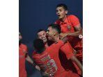 pemain-borneo-fc-merayakan-gol-keunggulan-atas-psm-makassar-2.jpg