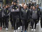 pemain-chelsea-jalan-jalan-santai-jelang-lawan-west-bromwich_20170513_013401.jpg
