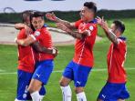 pemain-cile-arturo-vidal-alexis-sanchez-eduardo-vargas_20160611_084413.jpg