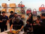 pemain-dan-kru-film-miracle-jatuh-dari-surga_20150123_143839.jpg