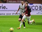 pemain-depan-ac-milan-asal-norwegia-jens-petter-hauge-kanan.jpg