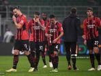 pemain-depan-ac-milan-swedia-zlatan-ibrahimovic-kiri-dan-rekannya-daniel-maldini.jpg