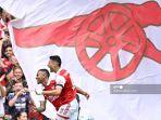 pemain-depan-arsenal-gabriel-jesus-merayakan-dengan-gabriel-martinelli.jpg