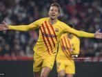 pemain-depan-barcelona-luuk-de-jong-merayakan-mencetak-gol-pembuka.jpg