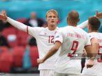 pemain-depan-denmark-kasper-dolberg-cetak-gol-ke-gawang-wales.jpg