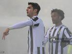 pemain-depan-juventus-dari-spanyol-alvaro-morata-kiri-merayakan-setelah-mencetak-gol.jpg