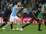 pemain-depan-malmo-ff-norwegia-jo-inge-berget-tengah-bersaing-dengan-adrien-rabiot.jpg