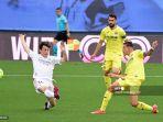 pemain-depan-spanyol-villarreal-yeremi-pino-kanan-mencetak-gol.jpg