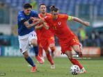 pemain-depan-wales-gareth-bale-kanan-ditandai-oleh-bek-italia-alessandro-bastoni.jpg