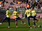 pemain-fc-barcelona-lakukan-pemanasan-jelang-lawan-eibar_20200224_132422.jpg