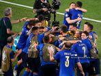 pemain-italia-merayakan-gol-pertama-tim-selama-pertandingan-sepak-bola-grup-a-uefa-euro-2020.jpg