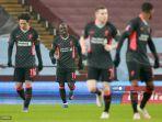 pemain-liverpool-merayakan-gol-sadio-mane.jpg