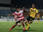 pemain-madura-united-guntur-ariyad_20171105_231905.jpg