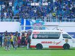 pemain-madura-united-ricki-ariansyah-tak-sadarkan-diri-setelah-cetak-gol.jpg
