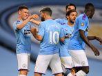 pemain-manchester-city-berselebrasi-setelah-menang-telak-atas-arsenal-3-0-di-liga-inggris.jpg