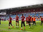 pemain-manchester-united-melakukan-pemanasan-menjelang-pertandingan.jpg