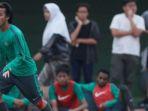 pemain-muda-rafid-habibie-saat-menjalani-seleksi-tahap-kedua-timnas-u-18-indonesia.jpg