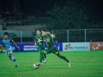 pemain-persebaya-bruno-moreira-dribbling.jpg