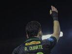 pemain-persebaya-robson-duarte-absen-karena-demam-tinggi.jpg