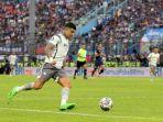 pemain-persib-bandung-ciro-alves-saat-pertandingan-melawan-arema-fc.jpg