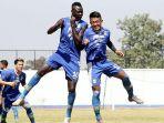 pemain-persib-bandung-ezechiel-n-douassel-2.jpg