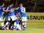 pemain-persib-bandung-merayakan-gol_20180724_155153.jpg