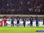 pemain-persib-bandung-sapa-suporter_20170912_211750.jpg